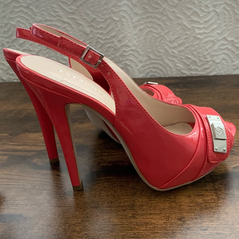 BCBG Raye - Coral - Size 7 - Never worn.